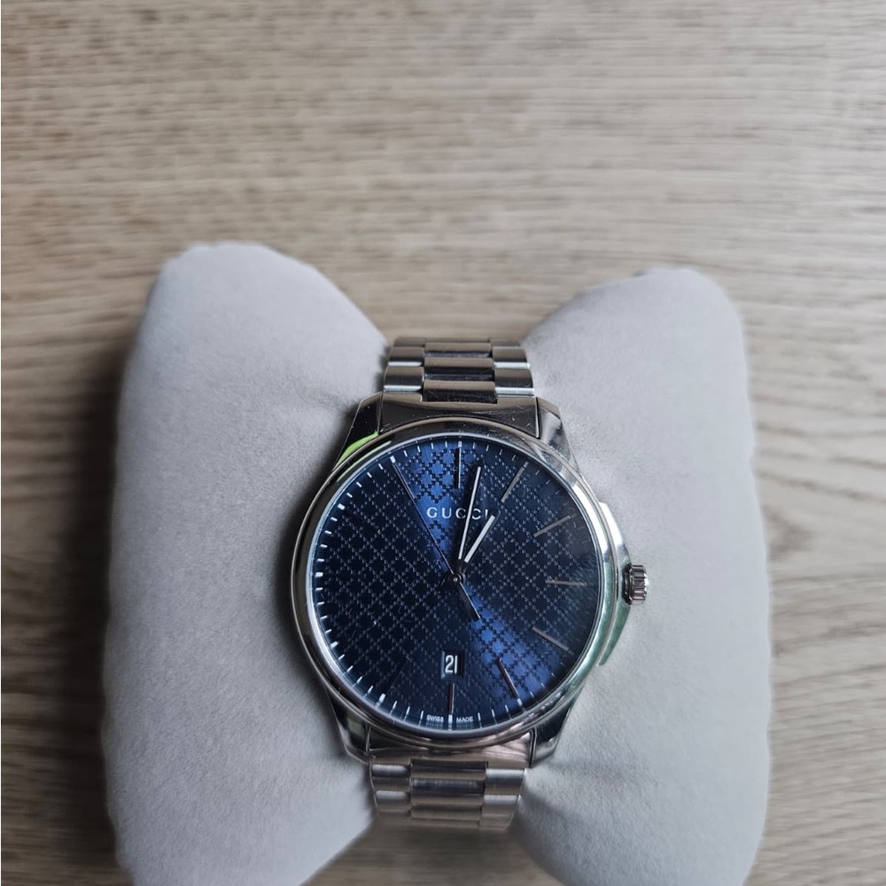 Gucci Men's Watch with Silver Band and Blue Dial